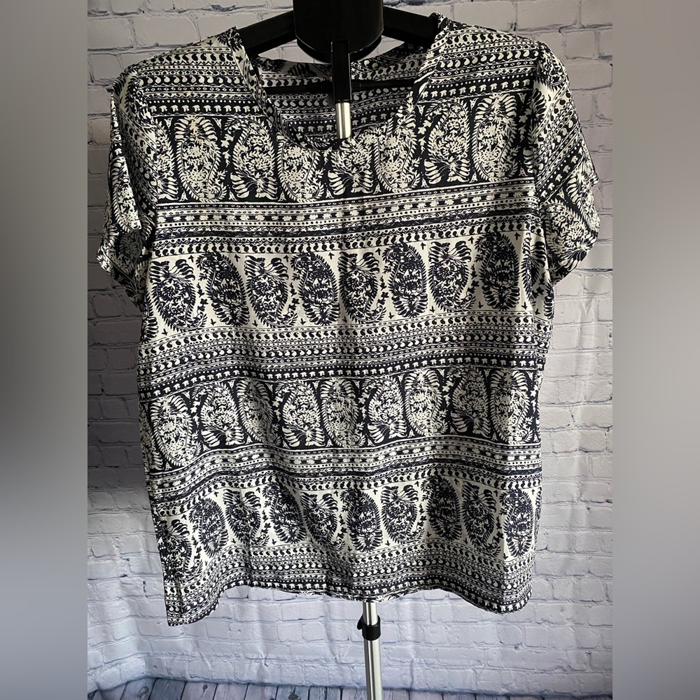 Old Navy Women's Black and White Paisley Shirt - Picture 1 of 4